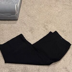 Chico’s Capri stretch Black pull on Pants